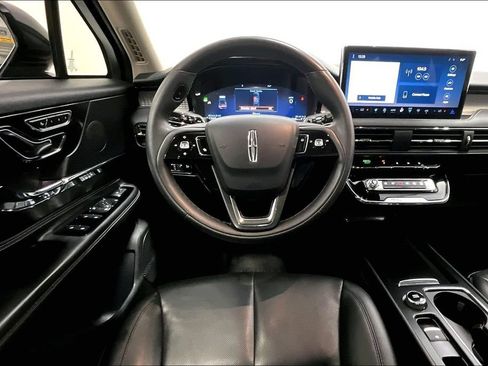Used 2023 Lincoln Corsair AWD w/ Equipment Group 101A image 6