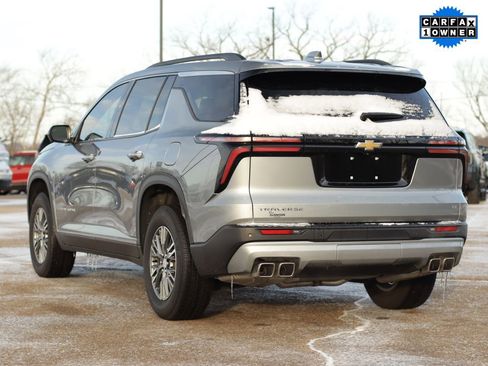 Used 2024 Chevrolet Traverse LT w/ Trailering Package image 5