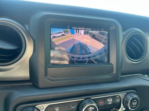 Used 2023 Jeep Wrangler Unlimited Sport AWD/4WD image 22