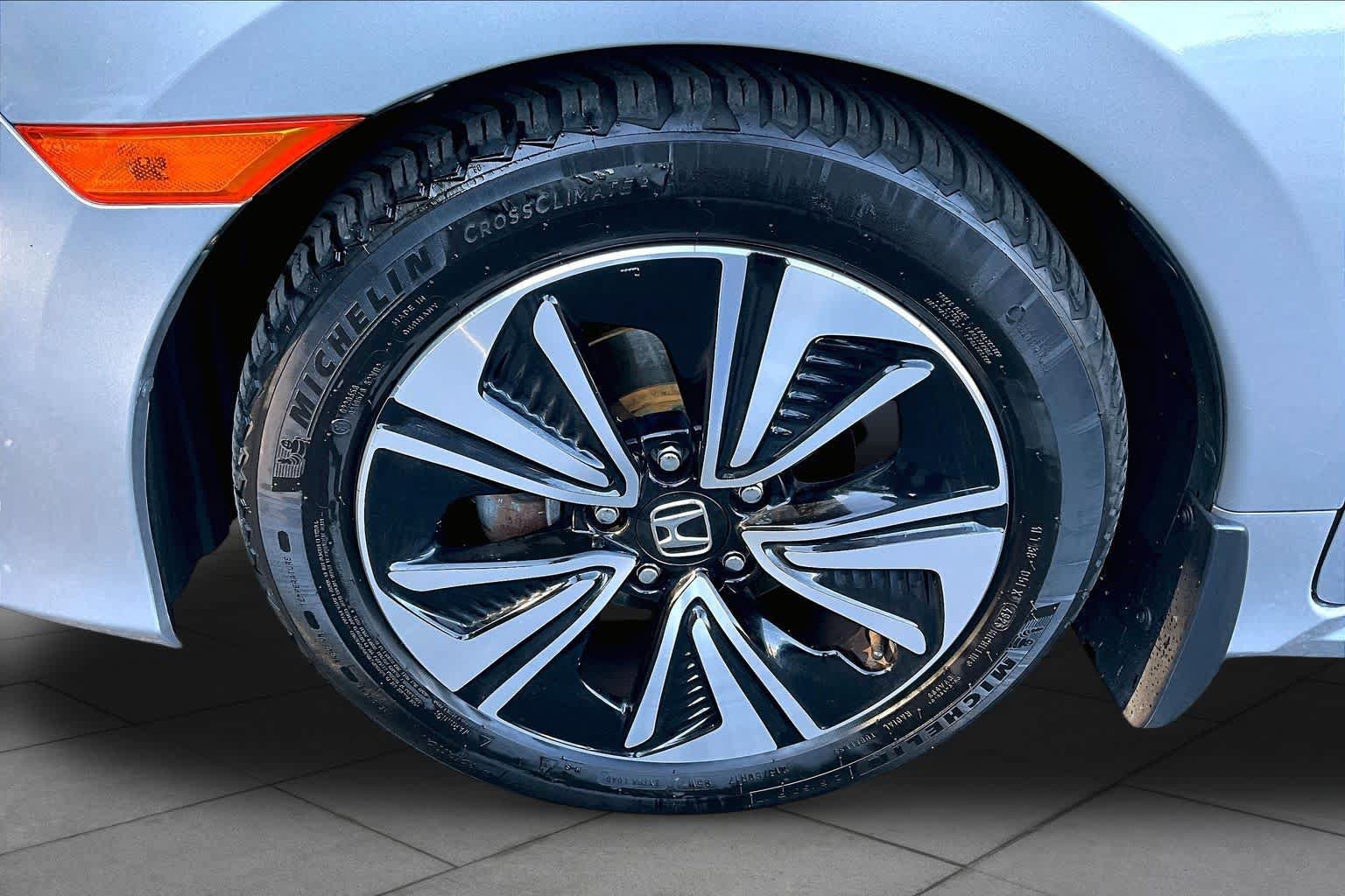 Used 2017 Honda Civic EX-T image 11