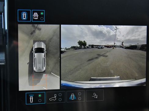 Used 2024 GMC Acadia Elevation image 21