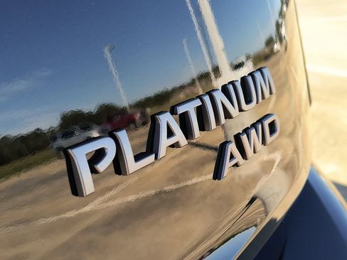 New 2026 Nissan Rogue Platinum w/ Platinum Premium Package AWD/4WD image 4