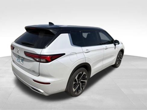 Used 2024 Mitsubishi Outlander SEL FWD image 3