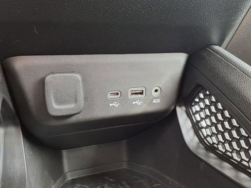 Used 2021 Chevrolet TrailBlazer LS image 21