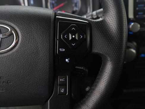 Used 2020 Toyota 4Runner Venture w/ Moonroof Package image 27