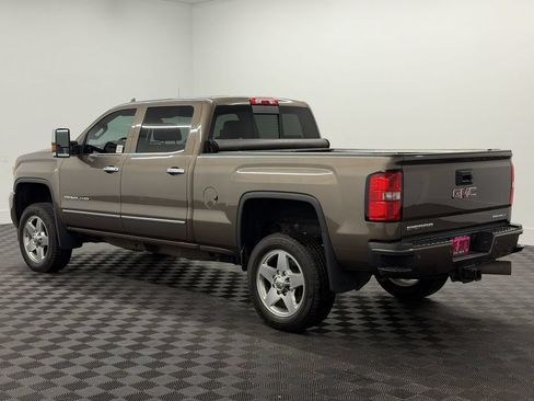 Used 2015 GMC Sierra 2500 Denali w/ Duramax Plus Package AWD/4WD image 3