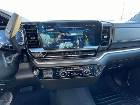 Used 2024 Chevrolet Silverado 2500 LT image 6