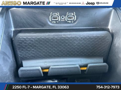 Used 2024 RAM 1500 Laramie AWD/4WD image 23