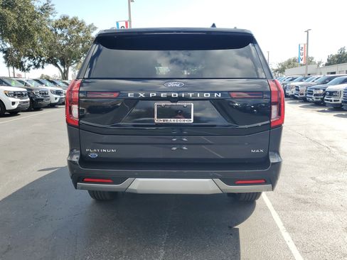 Certified 2025 Ford Expedition Max Platinum image 8