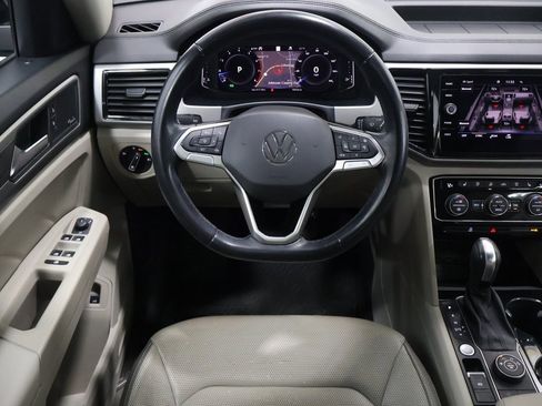 Used 2021 Volkswagen Atlas SEL Premium image 16