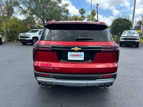 Used 2025 Chevrolet Traverse LT AWD/4WD image 5