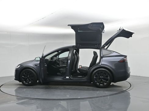 Used 2023 Tesla Model X image 37