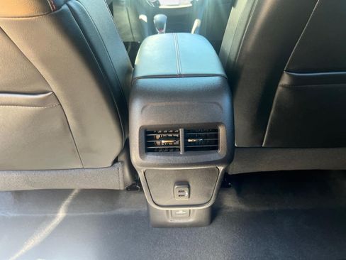 Certified 2024 Chevrolet Equinox RS w/ RS Leather Package AWD/4WD image 30