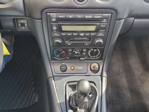 Used 2001 MAZDA MX-5 Miata LS image 16