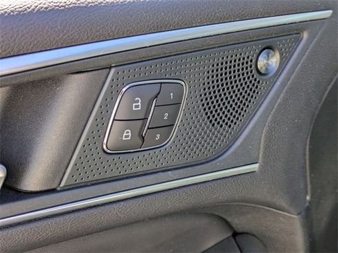 Used 2024 Ford Edge Titanium image 13