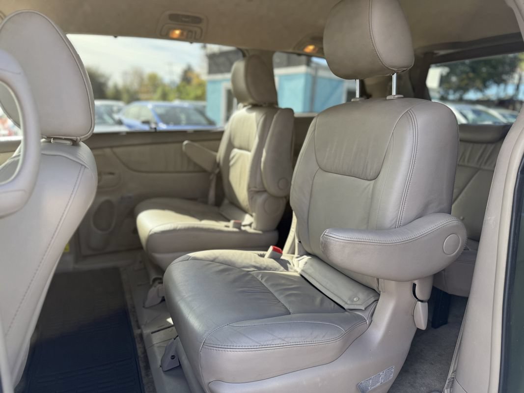Used 2009 Toyota Sienna XLE AWD/4WD image 12