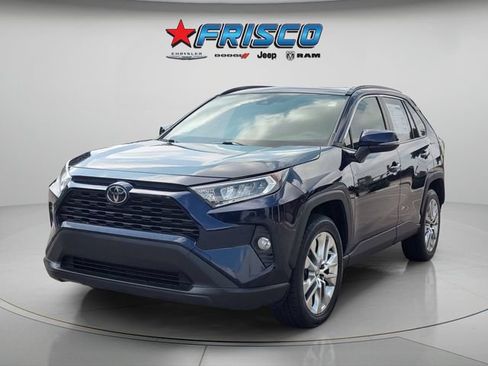 Used 2020 Toyota RAV4 XLE Premium FWD image 3
