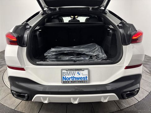 New 2026 BMW X6 xDrive40i image 21