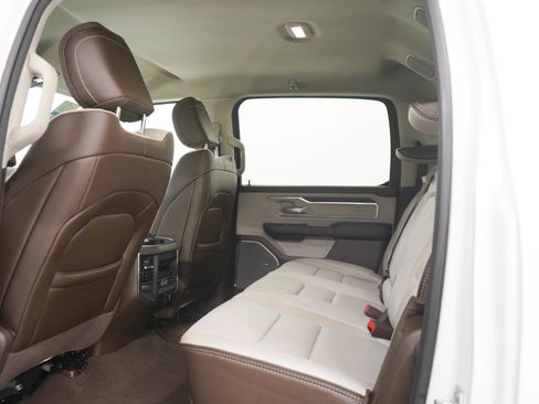 Used 2025 RAM 1500 Laramie AWD/4WD image 15