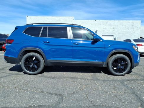 New 2026 Volkswagen Atlas SE FWD image 4