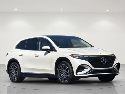 Used 2023 Mercedes-Benz EQS 580 4MATIC SUV image 7