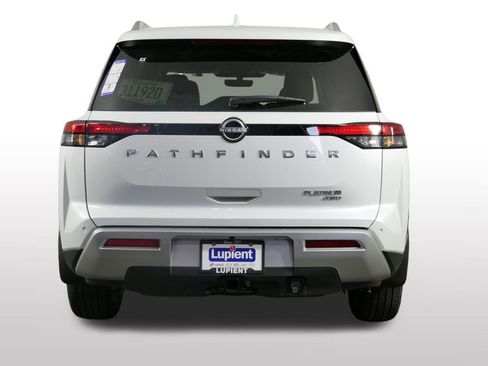 New 2025 Nissan Pathfinder Platinum image 9