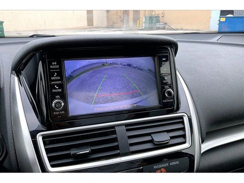 Used 2018 Mitsubishi Eclipse Cross ES FWD image 27