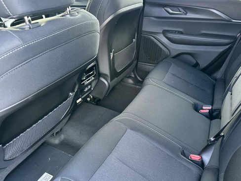 New 2025 Jeep Grand Cherokee Laredo X w/ Luxury Tech Group I image 12