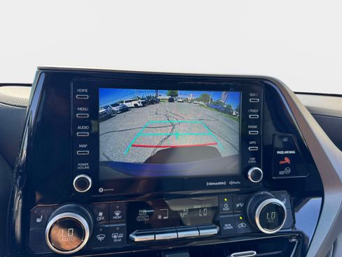 Certified 2020 Toyota Highlander XLE AWD/4WD image 31