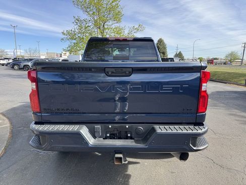 Used 2021 Chevrolet Silverado 2500 LTZ w/ LTZ Plus Package image 4