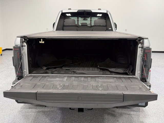 Used 2022 Ford F350 Platinum AWD/4WD image 8