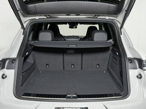 New 2026 Porsche Cayenne GTS AWD/4WD image 42