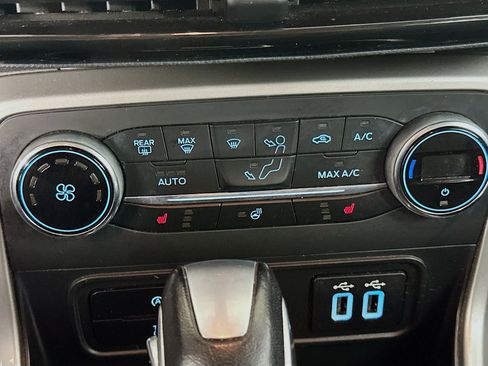 Used 2020 Ford EcoSport Titanium AWD/4WD image 24
