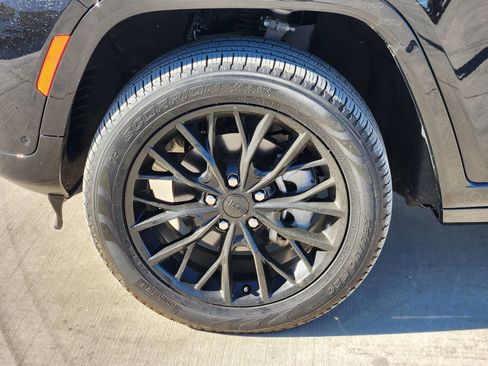 Used 2022 Jeep Grand Cherokee Summit image 12