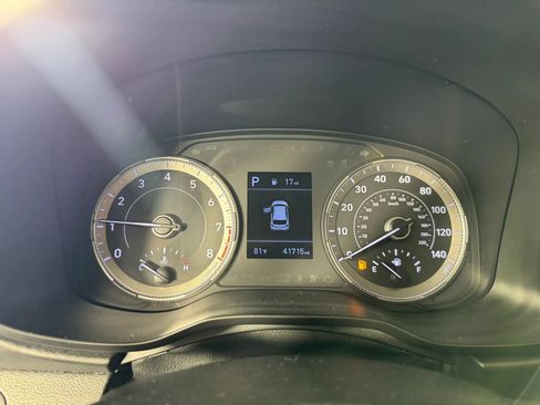 Used 2021 Hyundai Venue SEL FWD image 14