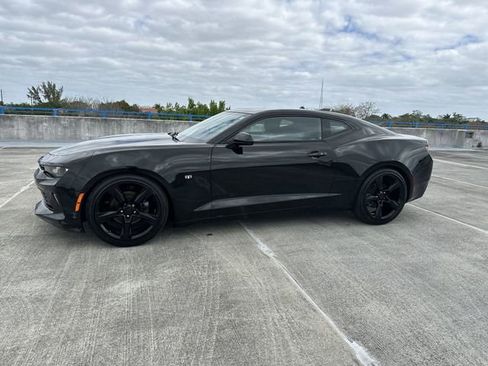 Used 2018 Chevrolet Camaro LT RWD image 15