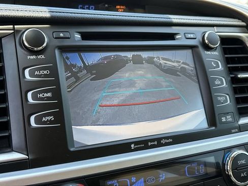 Used 2018 Toyota Highlander XLE FWD image 28
