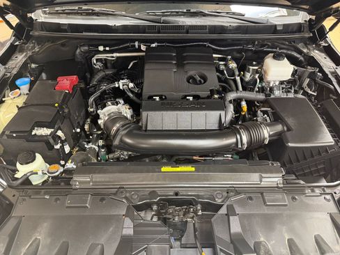 Used 2026 Nissan Frontier PRO-4X AWD/4WD image 32