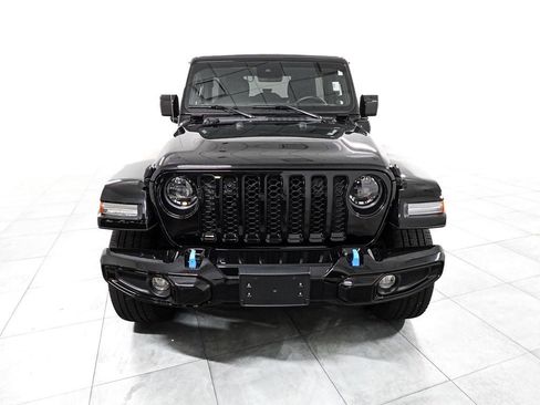 Used 2023 Jeep Wrangler Unlimited Sahara AWD/4WD image 3