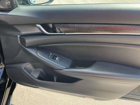 Used 2022 Honda Accord Touring image 30