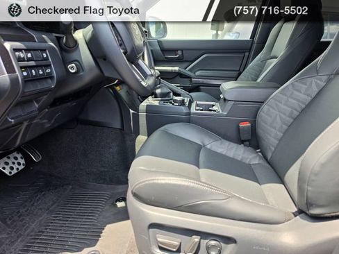 Used 2025 Toyota 4Runner TRD Sport Premium AWD/4WD image 9
