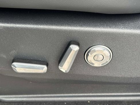 New 2026 Lincoln Navigator Premiere image 23