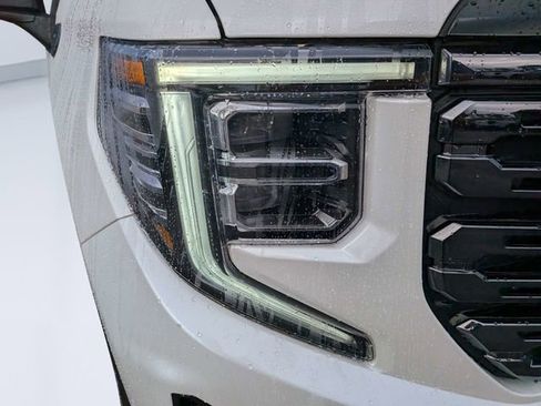 Used 2025 GMC Sierra 1500 Denali Ultimate AWD/4WD image 9