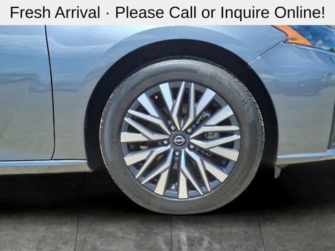 Used 2023 Nissan Altima 2.5 SV FWD image 9
