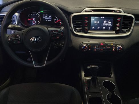Used 2018 Kia Sorento LX image 22