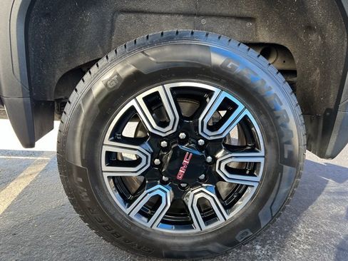 Used 2023 GMC Sierra 2500 AT4 w/ AT4 Premium Plus Package image 7