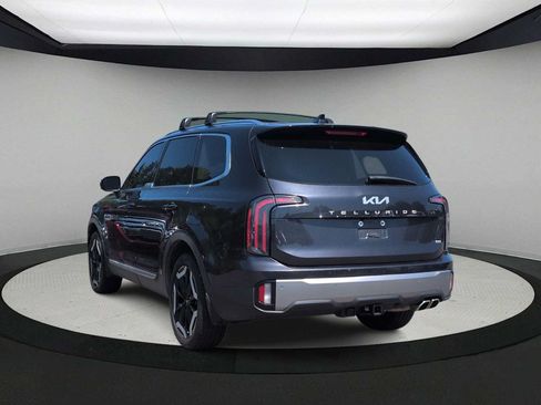 Used 2025 Kia Telluride EX w/ EX Captain's Chair Package AWD/4WD image 6