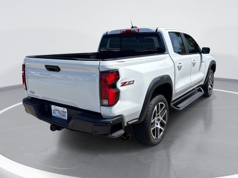Used 2023 Chevrolet Colorado Z71 w/ Z71 Convenience Package 2 AWD/4WD image 8