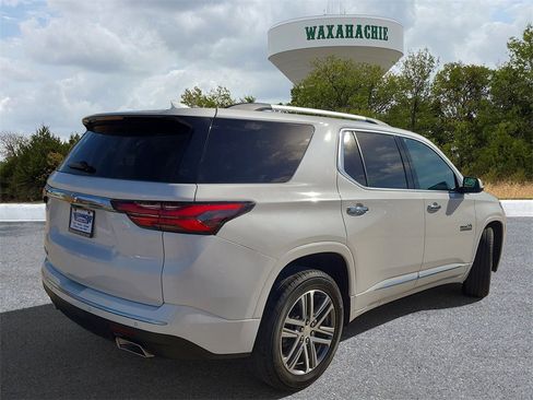 Used 2022 Chevrolet Traverse High Country image 5