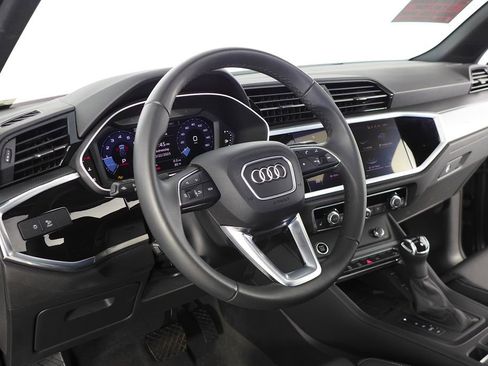 Used 2025 Audi Q3 2.0T Premium w/ Convenience Package image 22